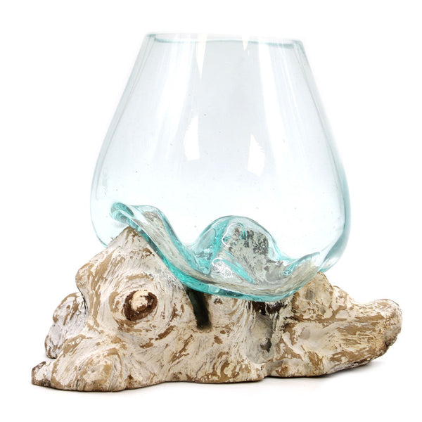 Grand bol en verre coulé sur bois blanchi à la chaux