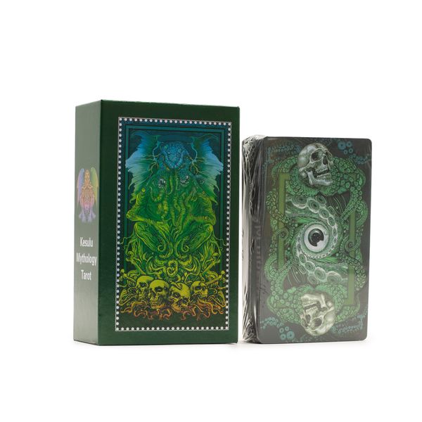 Coffret de tarot vert forêt à illustration mythologique dorée, cartes à tranche dorée et dos orné de serpents