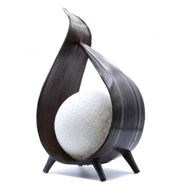 Lampe à Poser en Feuille de Cocotier – Torsade Chocolat Enveloppante