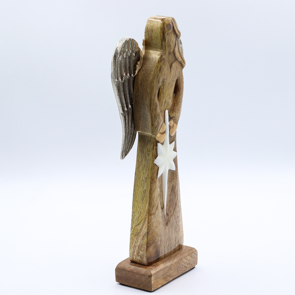 Ange de paix en bois de manguier 30 cm, ailes en métal argenté et étoile blanche