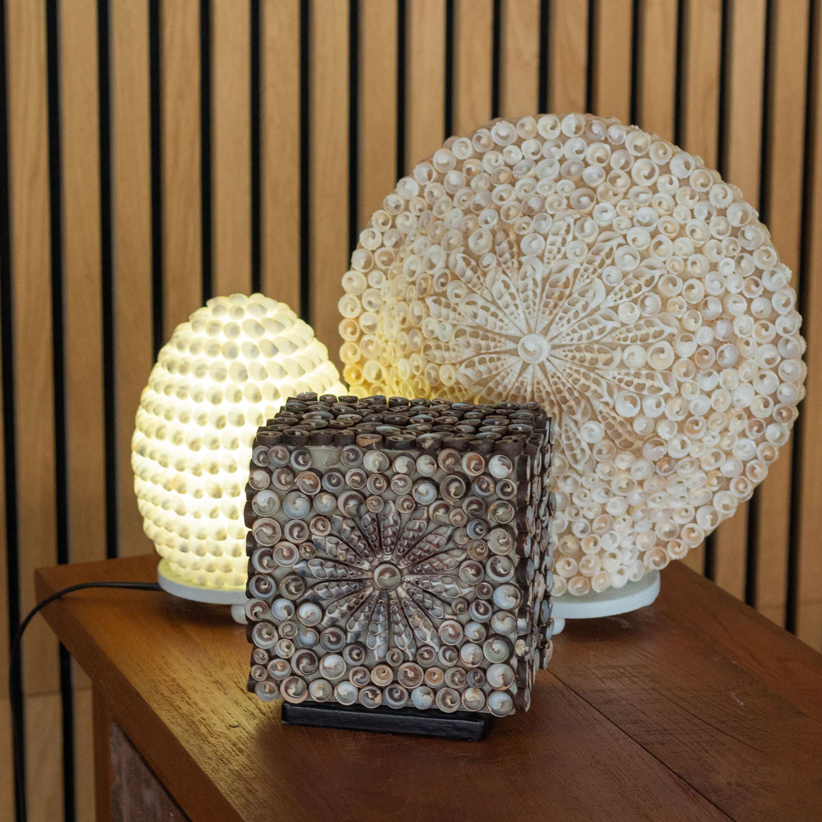 Lampe à Poser en Coquillages Découpés – Ovale Bohème 15 cm