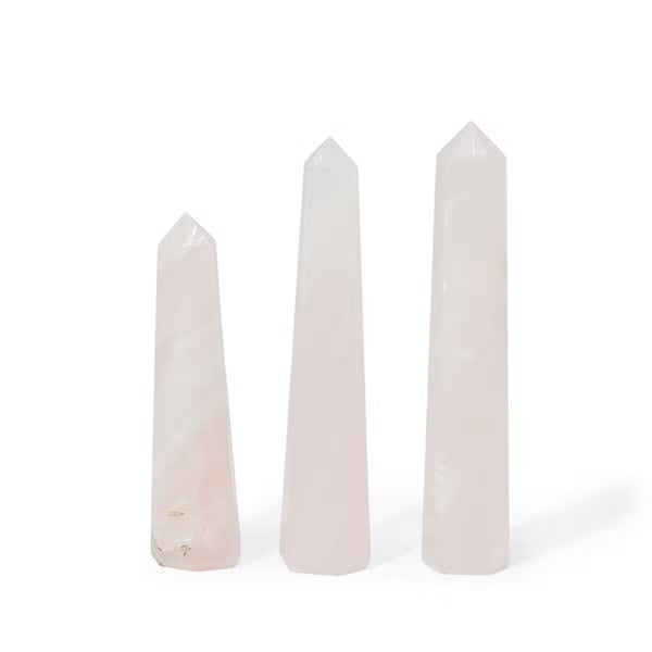 Obélisque en quartz rose taillé à six faces, 11 cm