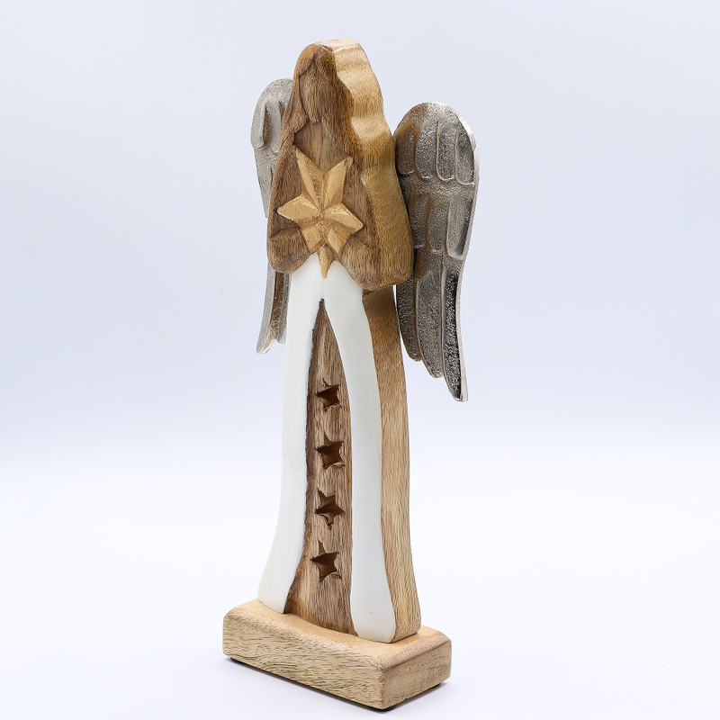 Ange à l'étoile en manguier, détail de l'étoile dorée
