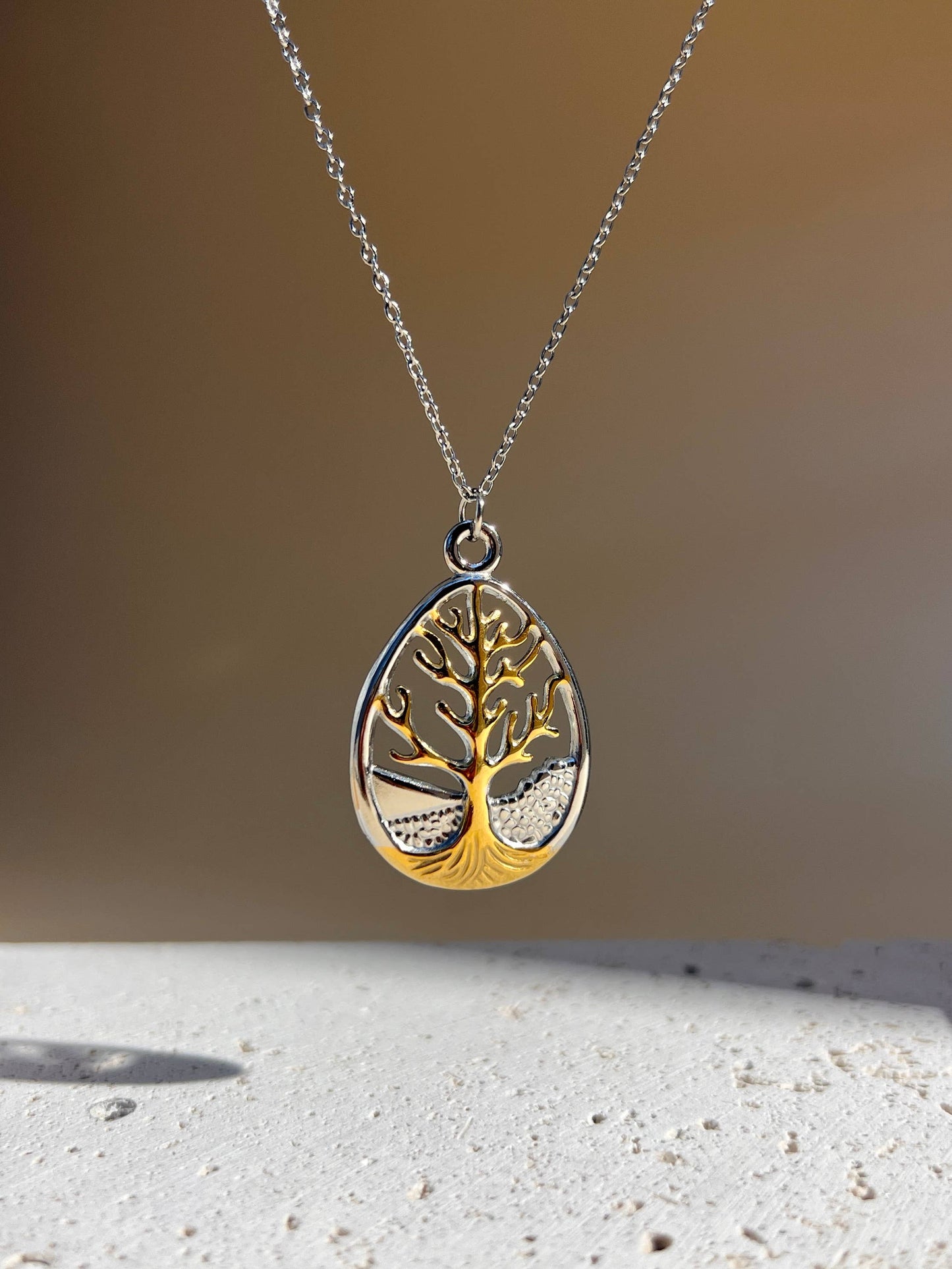 Collier Arbre de Vie Ovale Bicolore – Acier Inoxydable Doré & Argenté