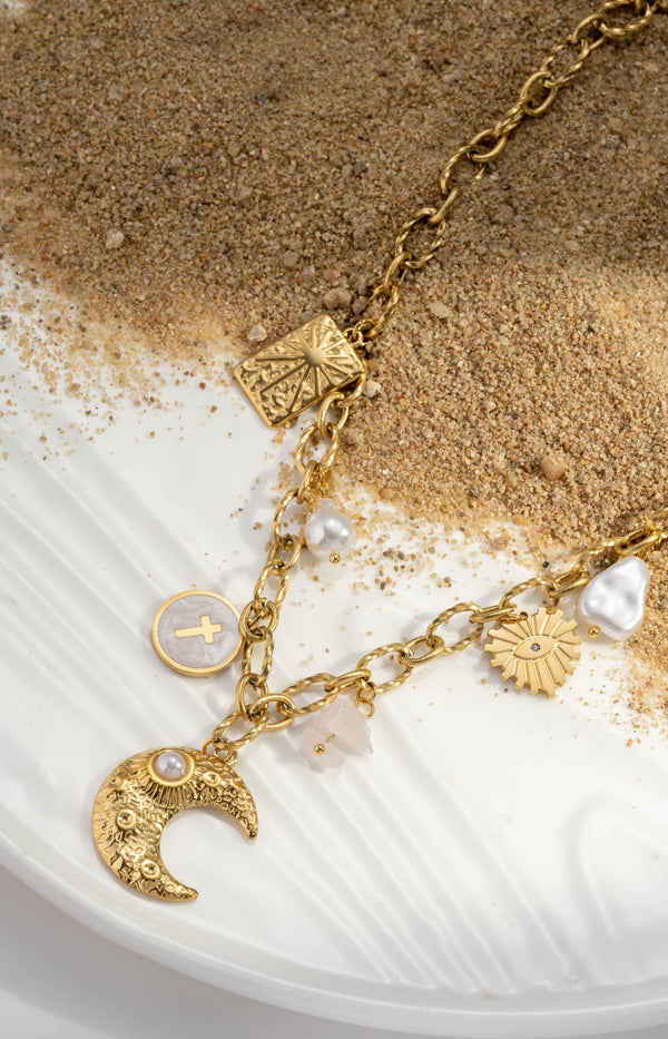 Collier Céleste Doré – Charms Lune, Soleil & Symboles Spirituels en Acier Inoxydable
