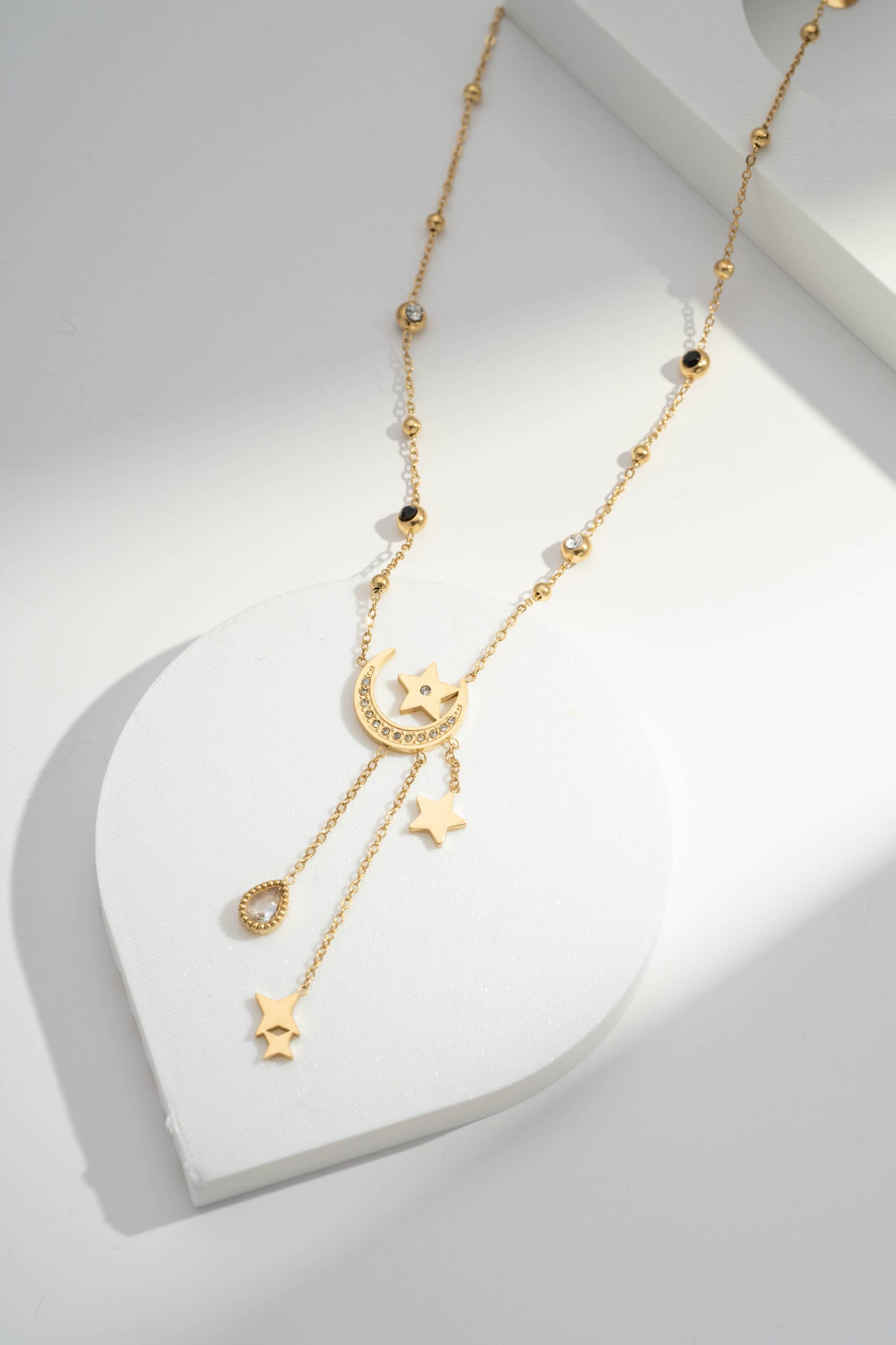 Collier Lune & Étoiles Céleste Doré – Acier Inoxydable Mystère & Poésie - vue 2