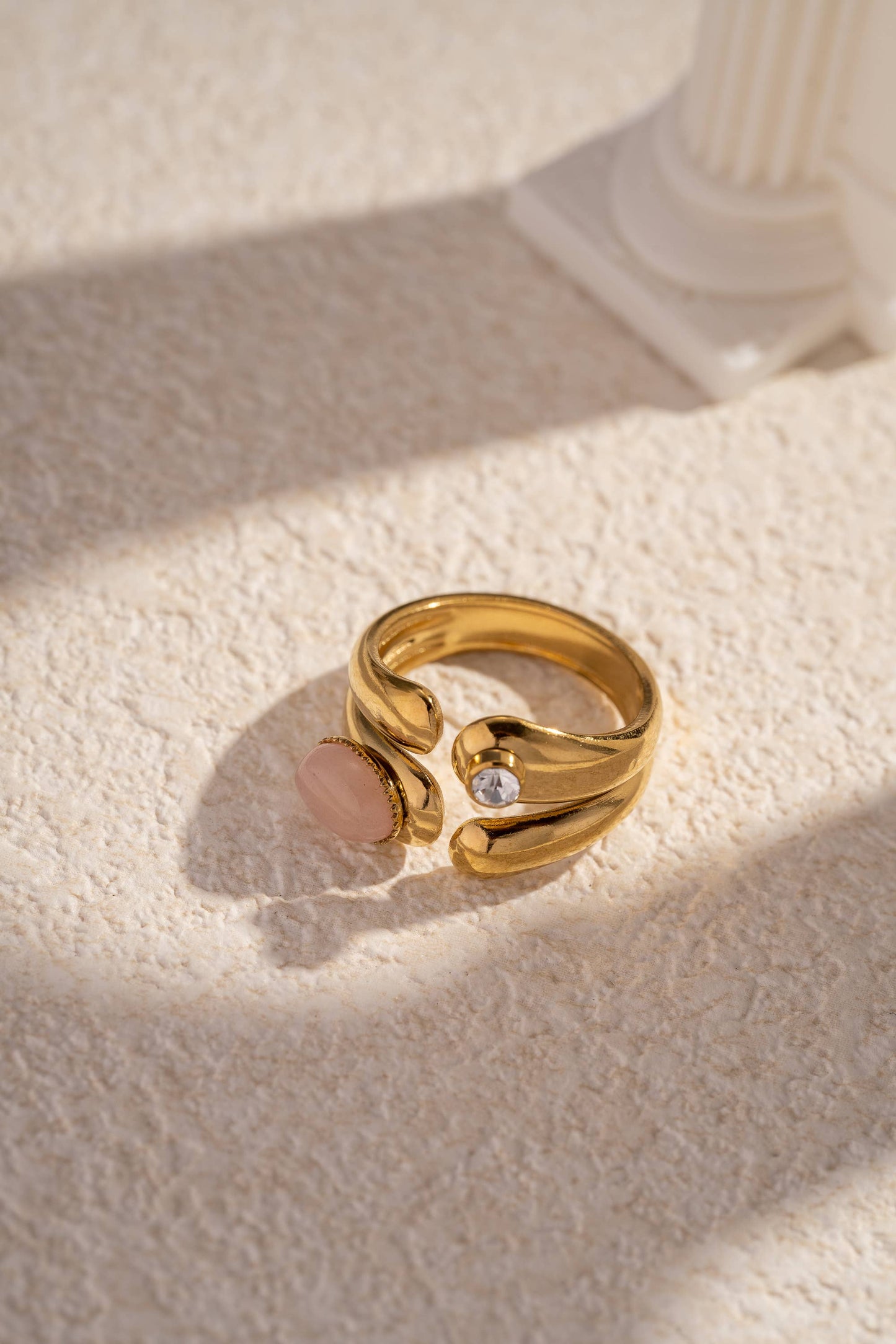 Bague Pierre & Strass Ajustable Dorée – Acier Inoxydable • Élégance Lumineuse