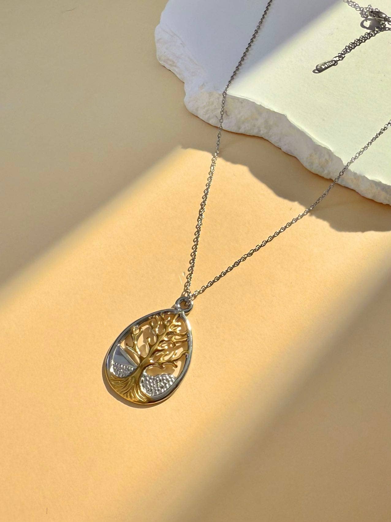 Collier Arbre de Vie Ovale Bicolore – Acier Inoxydable Doré & Argenté