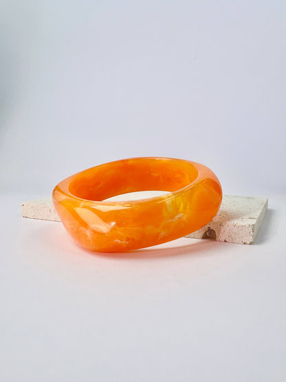 Bracelet Jonc Effet Marbre Blanc – Résine Élégante • Chic & Intemporel