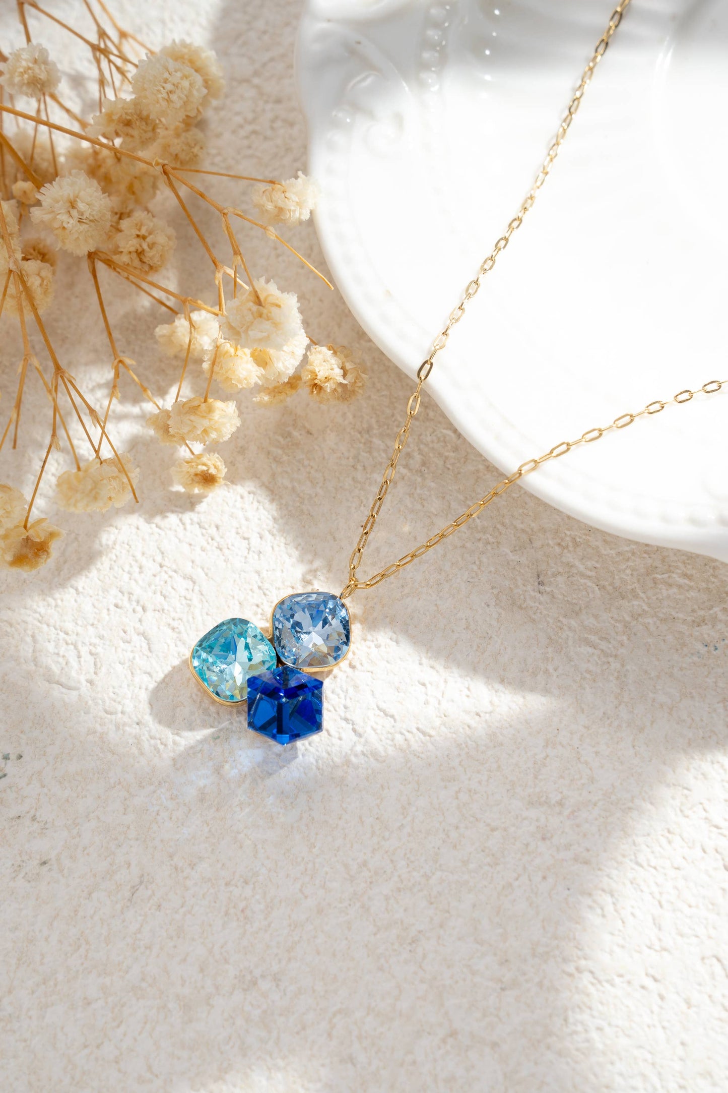 Collier Dégradé 3 Cristaux Doré – Acier Inoxydable • Harmonie & Éclat