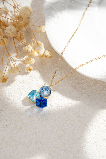 Collier Dégradé 3 Cristaux Doré – Acier Inoxydable • Harmonie & Éclat
