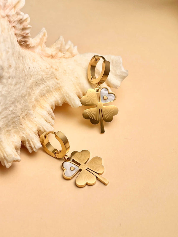 Boucles d'Oreilles Pendantes Trèfles Dorés – Acier Inoxydable Chance & Élégance