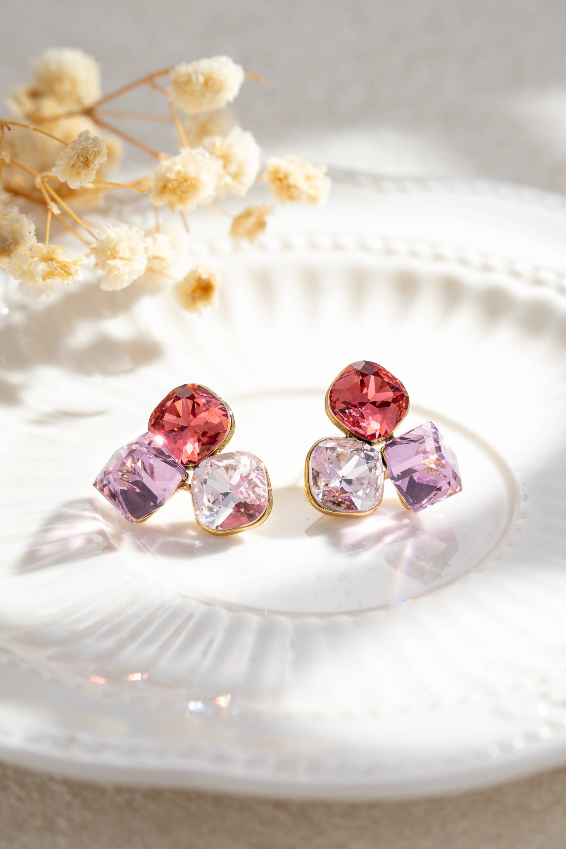Boucles d'Oreilles Dégradé 3 Cristaux Doré – Acier Inoxydable Harmonie & Éclat - vue 2