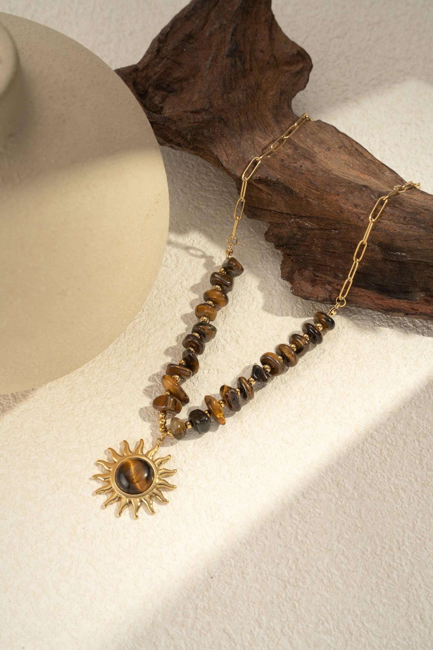 Collier Soleil & Œil de Tigre – Acier Inoxydable Doré • Énergie & Protection