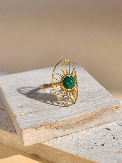Bague Soleil Ovale Ajustable & Pierre Naturelle – Acier Inoxydable Doré • Éclat Solaire