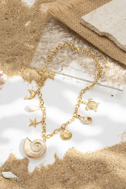 Collier Charms Marins Doré – Étoile de Mer, Tortue & Coquillages en Acier Inoxydable