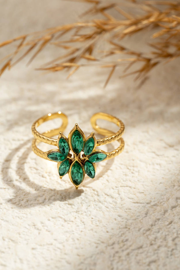 Bague Fleur Émeraude Dorée – Acier Inoxydable Élégance Florale & Raffinement