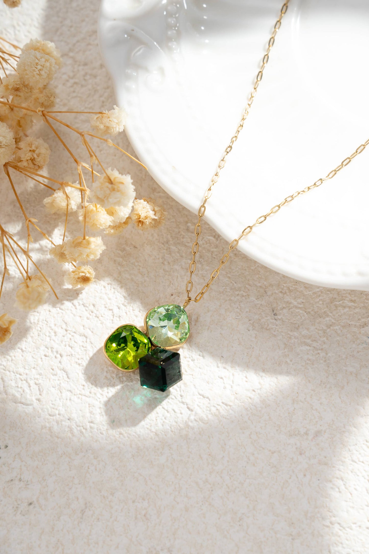Collier Dégradé 3 Cristaux Doré – Acier Inoxydable • Harmonie & Éclat