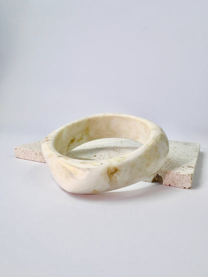 Bracelet Jonc Effet Marbre Blanc – Résine Élégante • Chic & Intemporel