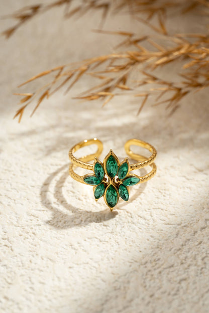 Bague Fleur Émeraude Dorée – Acier Inoxydable • Élégance Florale & Raffinement