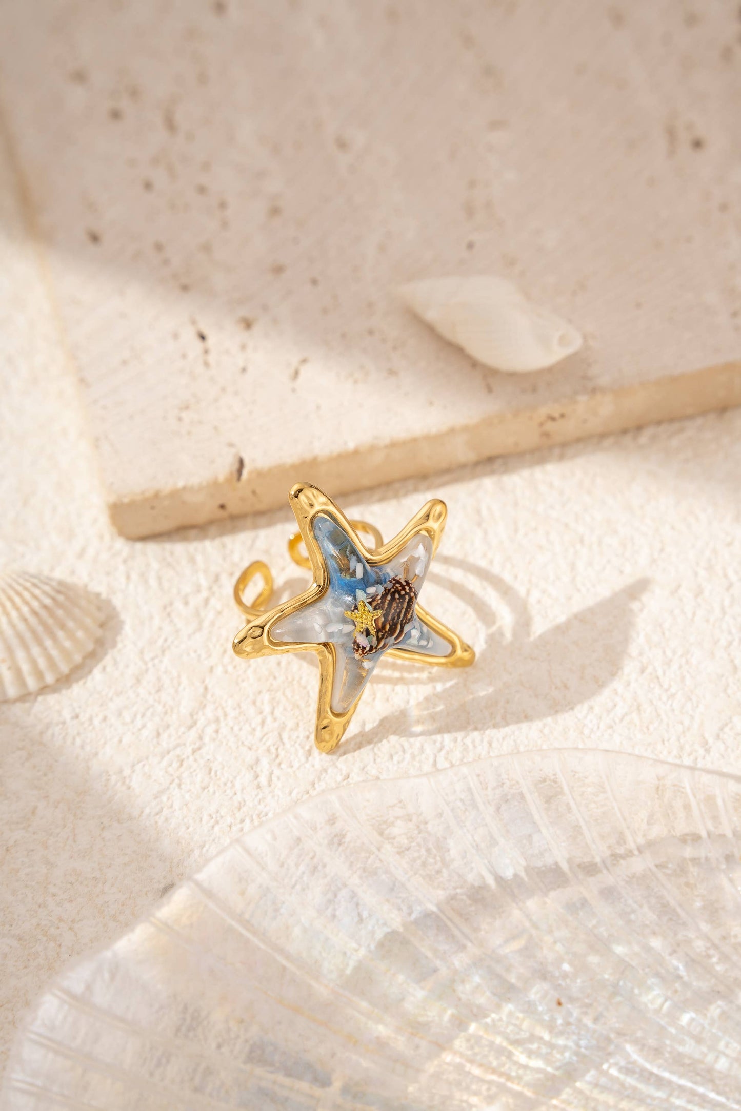Bague Étoile de Mer Ajustable – Résine Colorée & Acier Inoxydable Doré • Esprit Marin