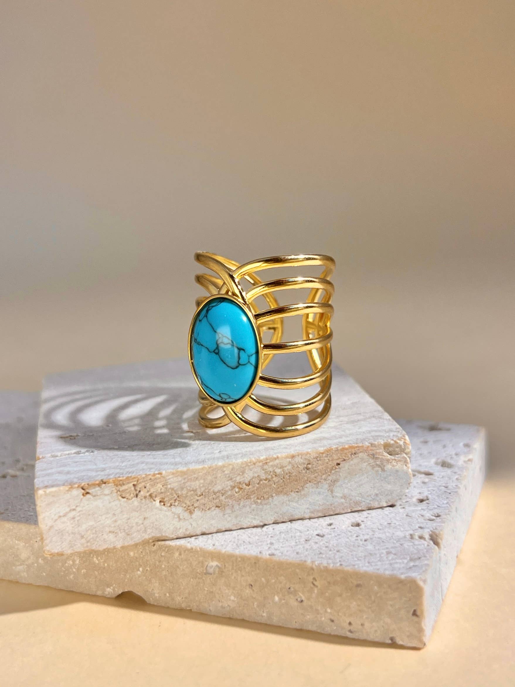 Bague Acier Inoxydable Dorée avec Pierre Naturelle –