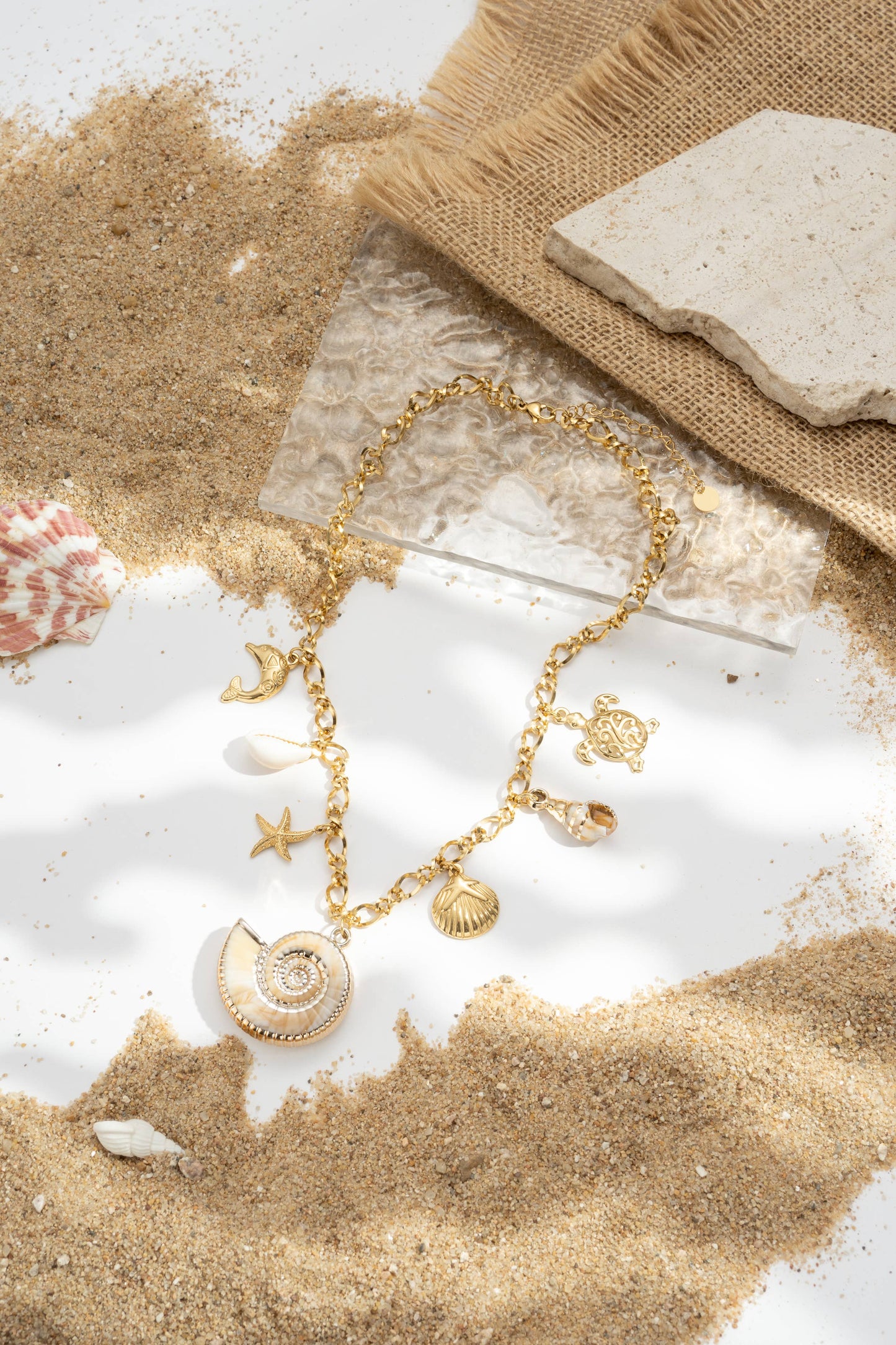 Collier Charms Marins Doré – Étoile de Mer, Tortue & Coquillages en Acier Inoxydable
