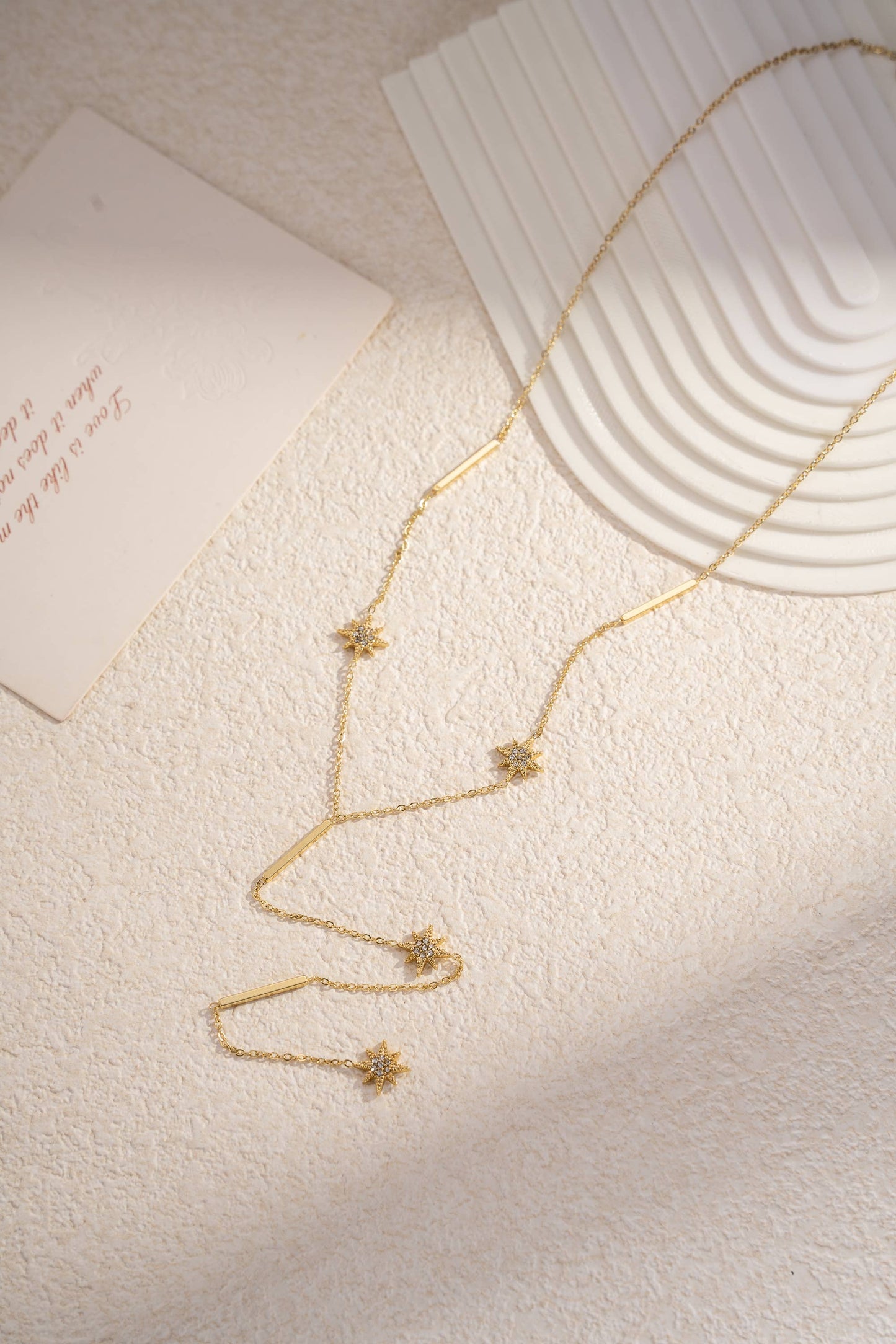 Collier Y Étoile Scintillante – Acier Inoxydable Doré & Strass Lumineux