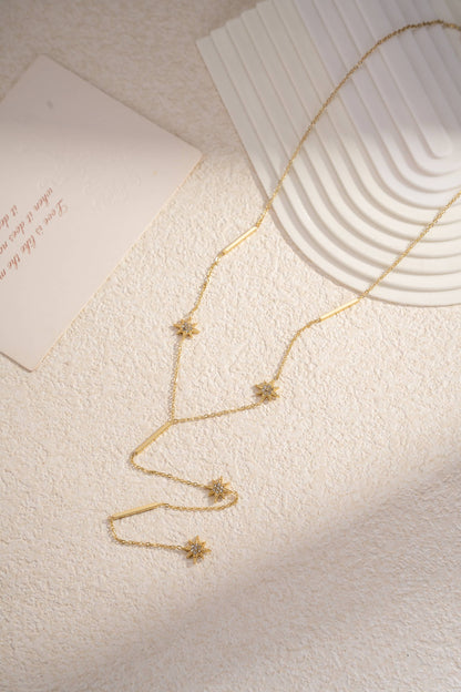 Collier Y Étoile Scintillante – Acier Inoxydable Doré & Strass Lumineux