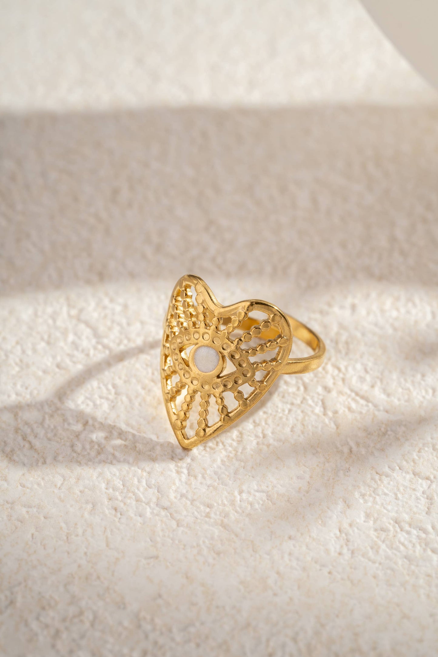 Bague Cœur & Œil Protecteur – Acier Inoxydable Doré • Pierre Blanche ou Noire
