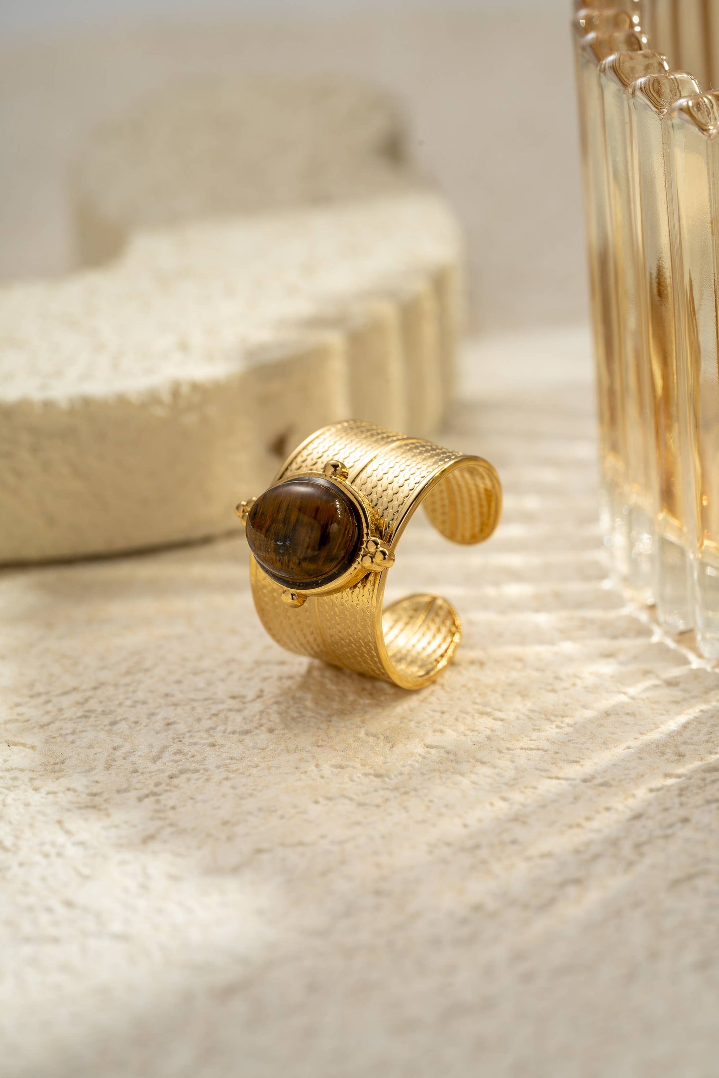Bague Ajustable Pierre Naturelle Dorée – Acier Inoxydable • Élégance Bohème & Caractère