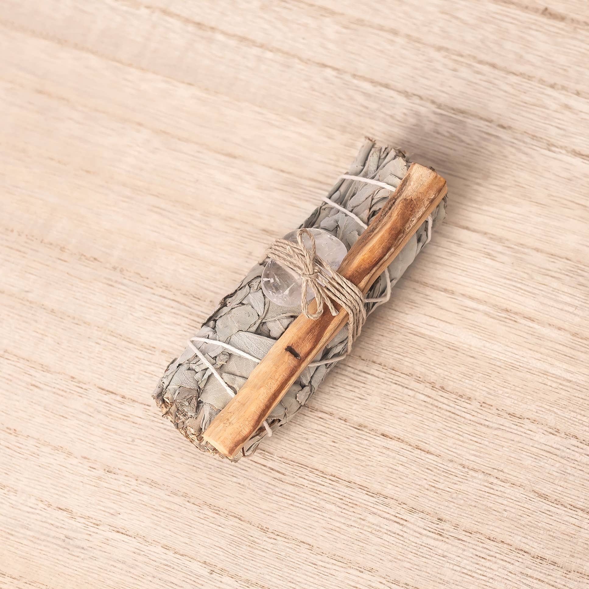 Lot de Sauge Blanche, Quartz Clair Lisse et Palo Santo