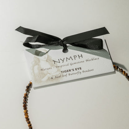 Collier Œil de Tigre – Pendentif Papillon en Véritable Feuille