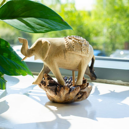 Détail de la trompe et des oreilles de l'éléphant sculpté