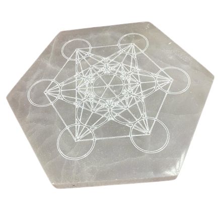 Détail de la gravure de la plaque hexagonale en sélénite