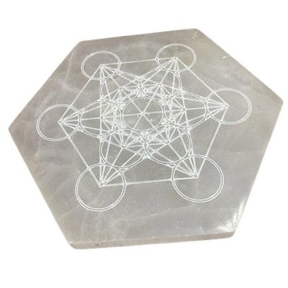 Détail de la gravure de la plaque hexagonale en sélénite