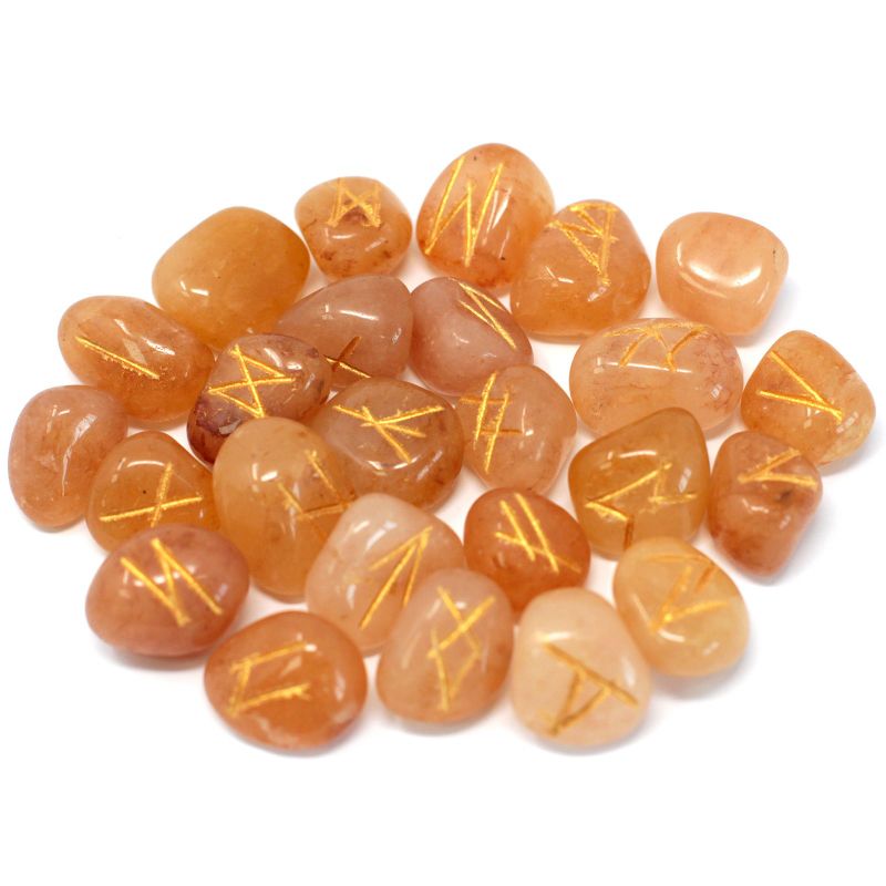 Jeu de 25 runes gravées en aventurine jaune miel, avec leur pochette