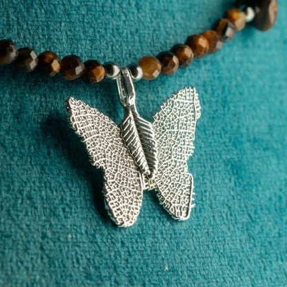 Collier Œil de Tigre – Pendentif Papillon en Véritable Feuille