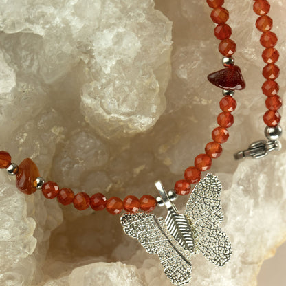 Collier Rubis – Pendentif Papillon en Véritable Feuille