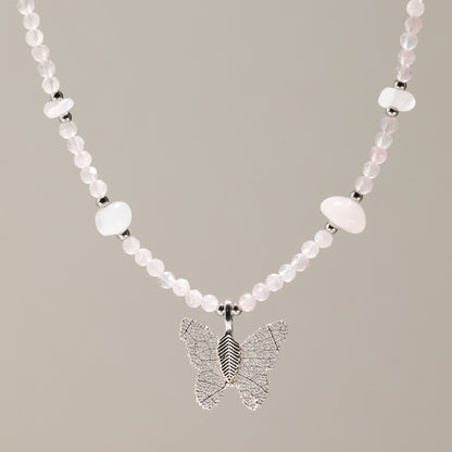 Collier Quartz Rose – Pendentif Papillon en Véritable Feuille