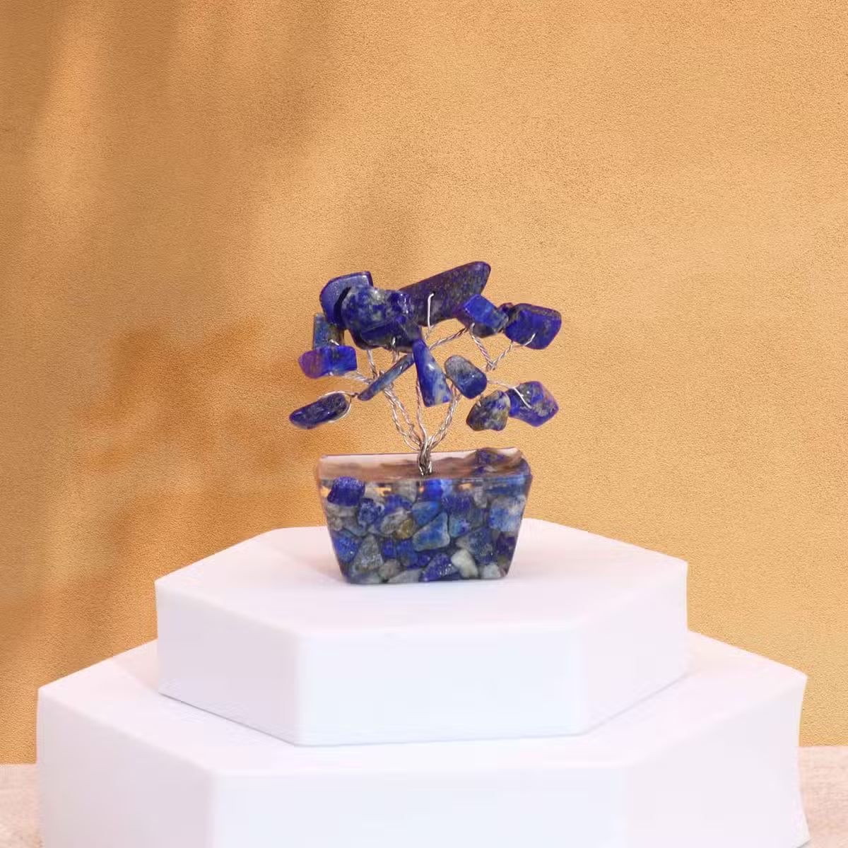 Mini arbre de sodalite sur base orgonite, 15 pierres