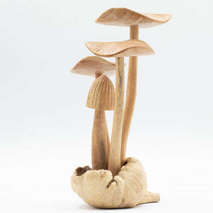 Sculpture de quatre champignons vue de profil, 23 cm de haut