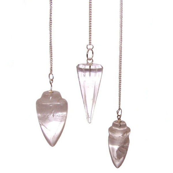 Pendules cône à facettes en cristal de roche, chaîne argentée et perle de pierre