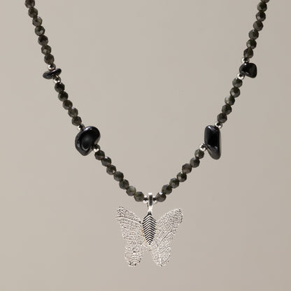 Collier Obsidienne Noire – Pendentif Papillon en Véritable Feuille