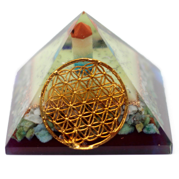Grande pyramide en orgonite à la fleur de vie, base de 8 cm