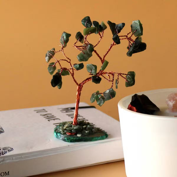 Arbre d'aventurine verte sur socle d'agate verte, 35 pierres