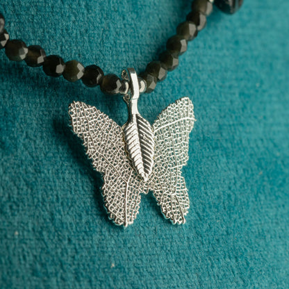 Collier Obsidienne Noire – Pendentif Papillon en Véritable Feuille