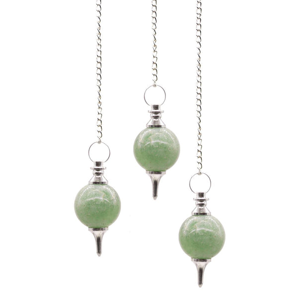 Pendules sphère en aventurine verte polie, embout argenté et pointe fine, chaîne et anneau