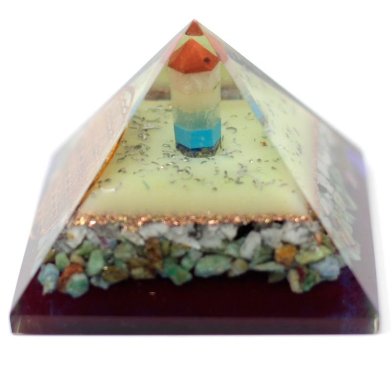 Détail de la fleur de vie gravée dans la base de la pyramide