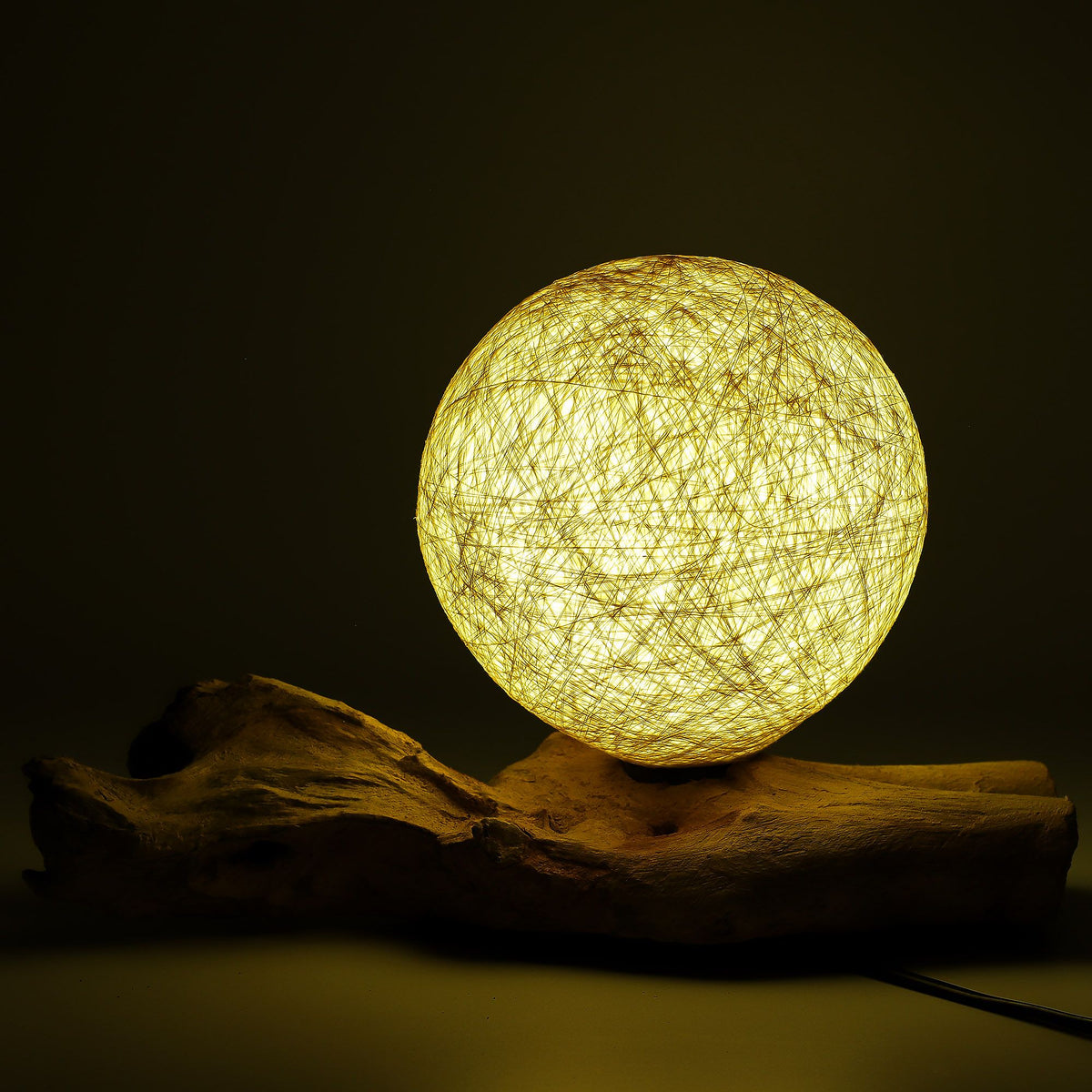 Lampe en Bois Flotté – Abat-jour Coton Crème Enveloppant, 31 cm